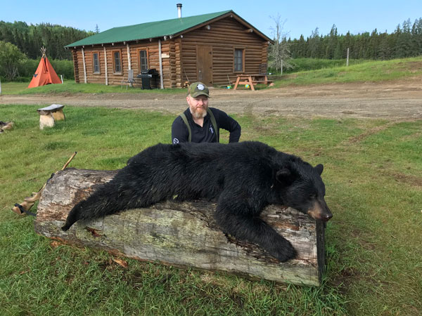 Arnt-Helge-og-bjørnen