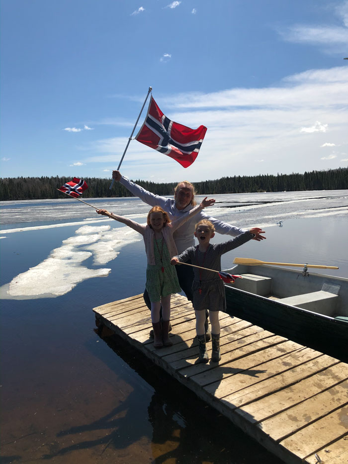 F556FB8E-B1B7-4CB6-94C5-7049E0231EE2